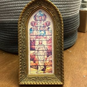 Vintage looking frame with picture of Christ